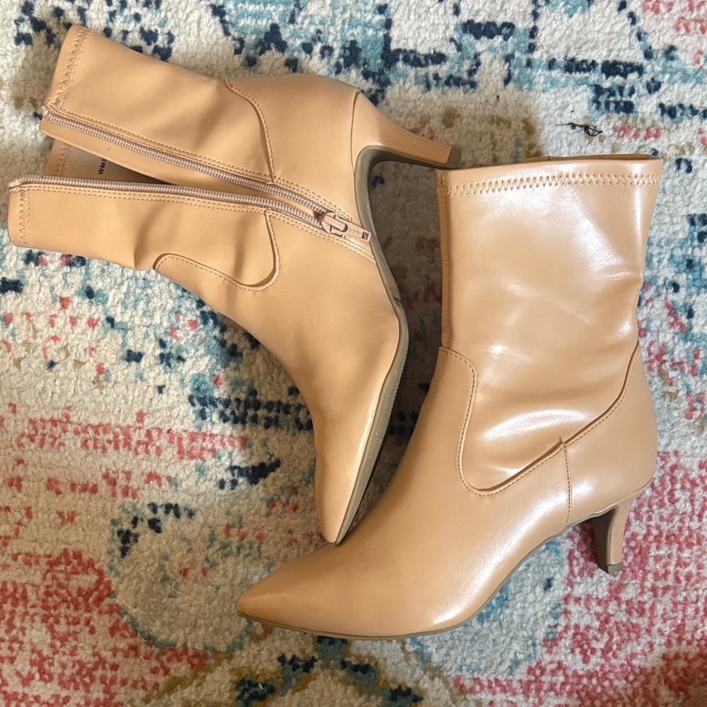 DOLCE VITA POINTED TOE LEATHER BOOTIES